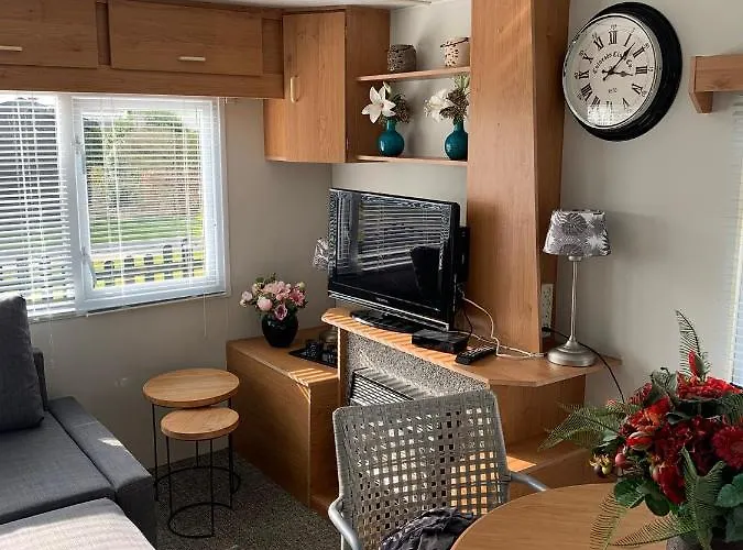 Semesterbostad Dragonfly Chalet Burghorn